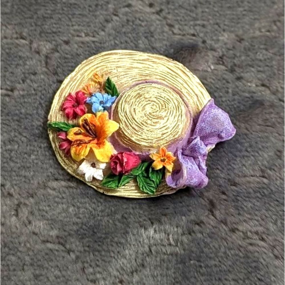 Vintage 80s Resin Garden Hat w/ Flowers Tac Pin/Brooche - Picture 7 of 8